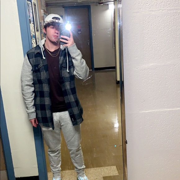 Meet your Posher, Myles - Picture 4 of 6